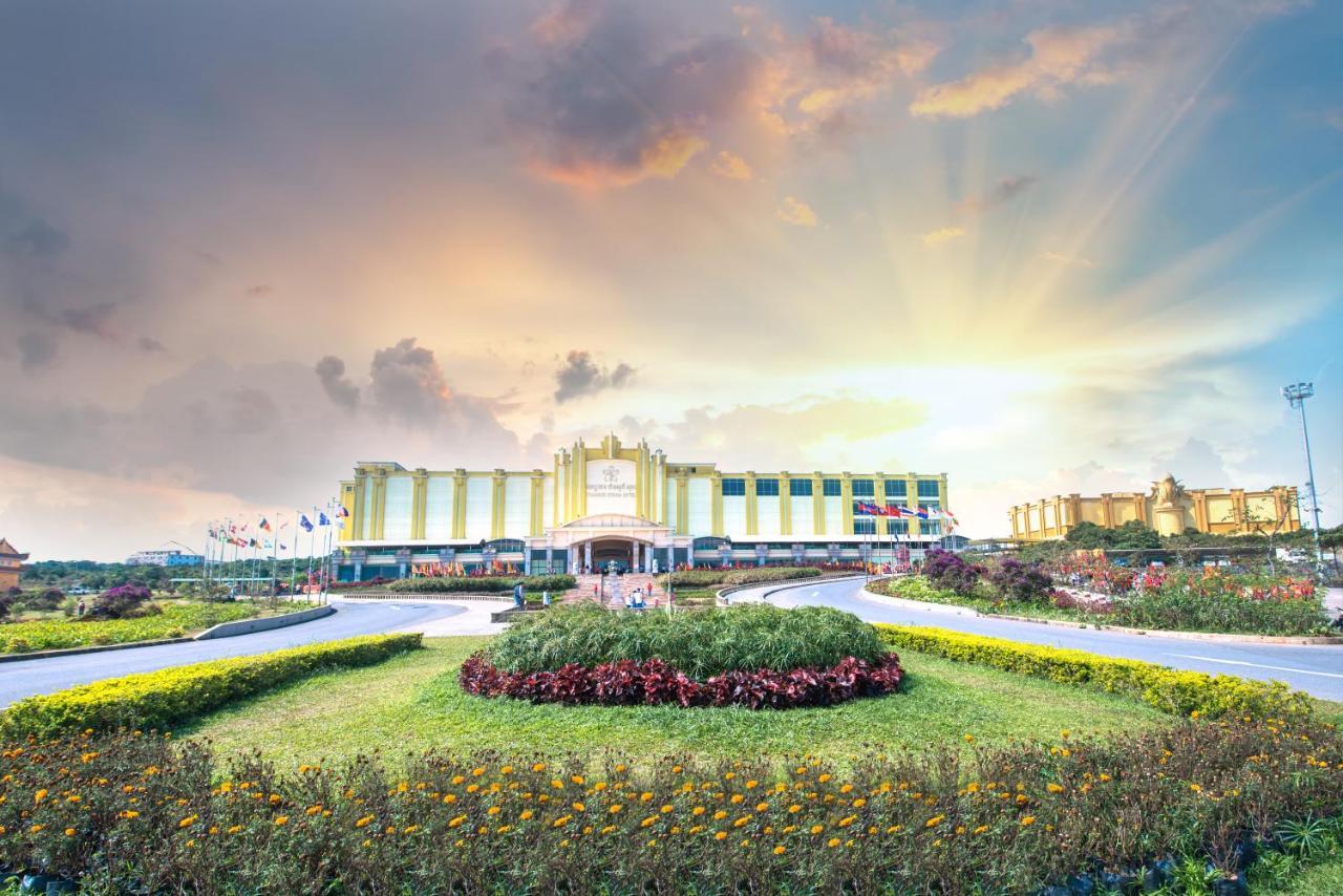 Thansur Sokha Hotel Kampot Exterior photo